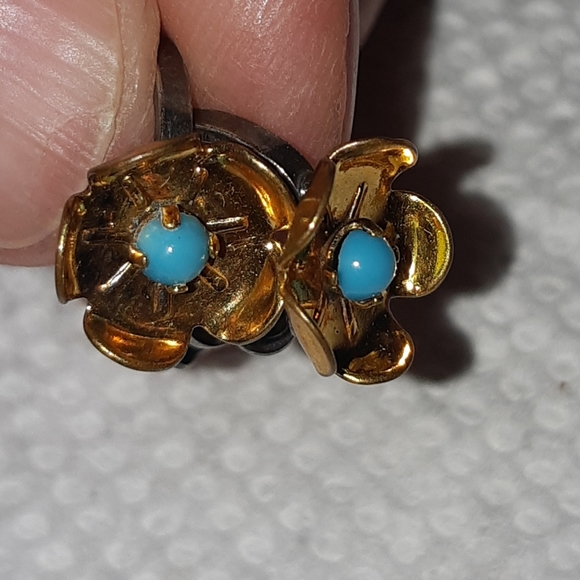 GF & Sterling Screwback Earrings - Picture 2 of 8